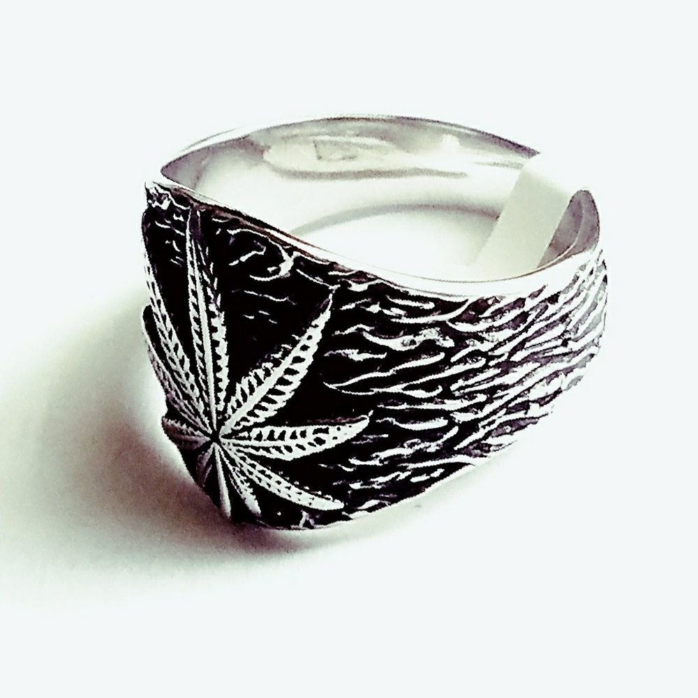 RASTA Ring - Picture 2 of 3